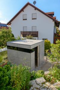 Gartenhaus in Sichtbeton in 85604 Zorneding