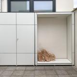 Balkonschrank mit Holzlager