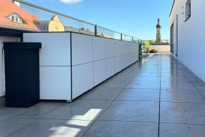 3 Sideboards nach Maß in Reihe auf einer traumhaften Dachterrasse in 83278 Traunstein