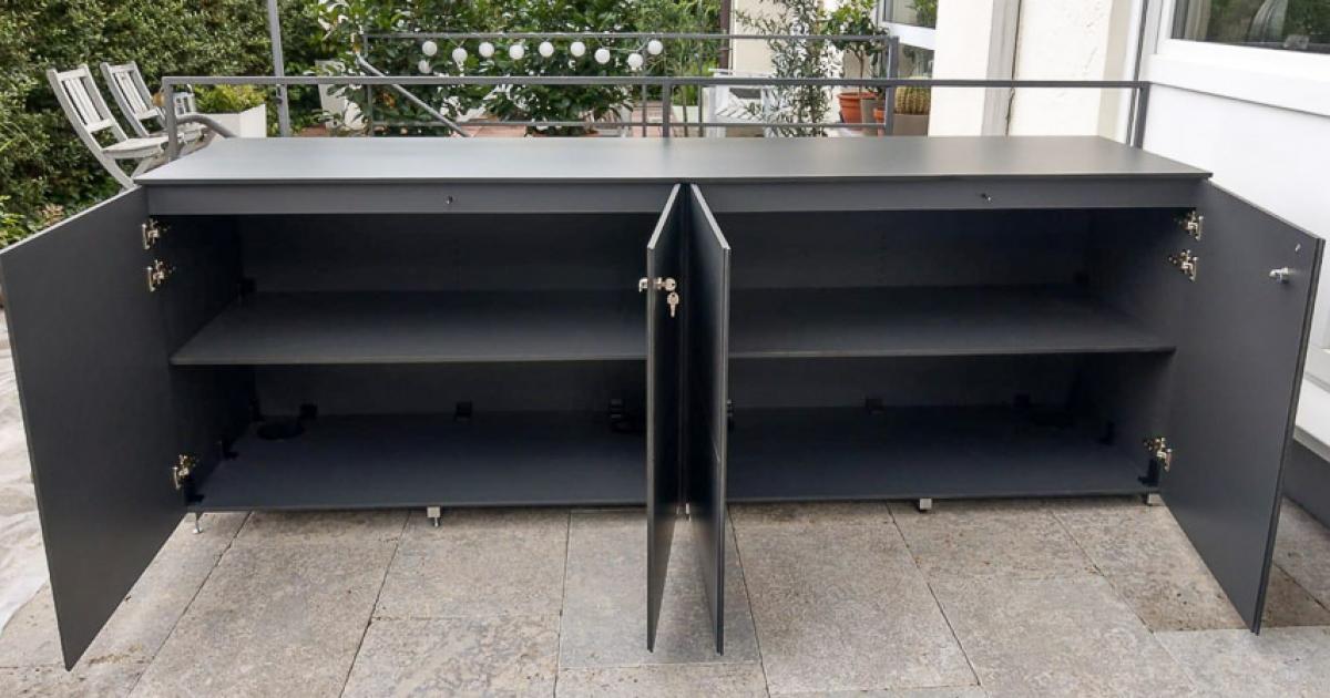 Langes Outdoor Sideboard für die Terrasse in anthrazit