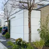 Kleines Gartenhaus im Vorgarten