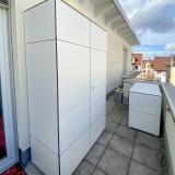 Outdoor Hochschrank und Sideboard auf einer Dachterrasse