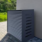 Moderne Verkleidung für Wärmepumpe oder Klimaanlage aus HPL für Eigenheim