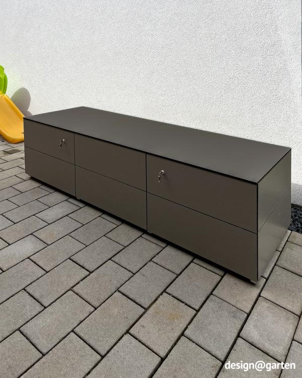 Langes Sideboard für die Terrasse designgarten