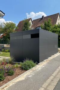 Riesiges Gartenhaus mit Schiebetüre für XXL-Stauraum