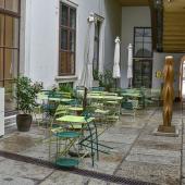 Terrassenschränke in der Épicherié BEAULIEU  -  Ferstelpassage / Herrengasse in 1010 Wien, 1. Bezirk Kostenanfrage