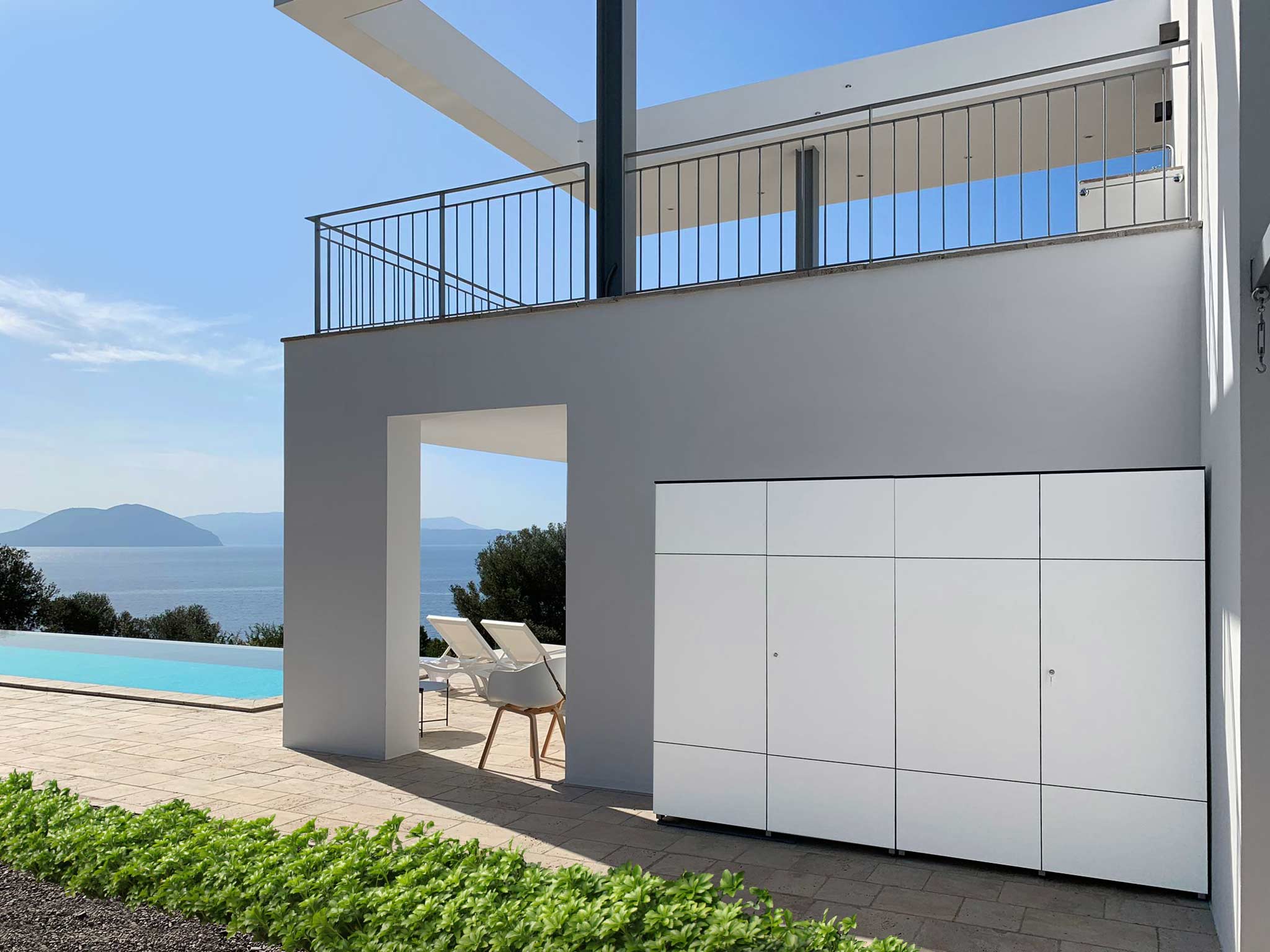 Großer Outdoor Terrassenschrank in weiß