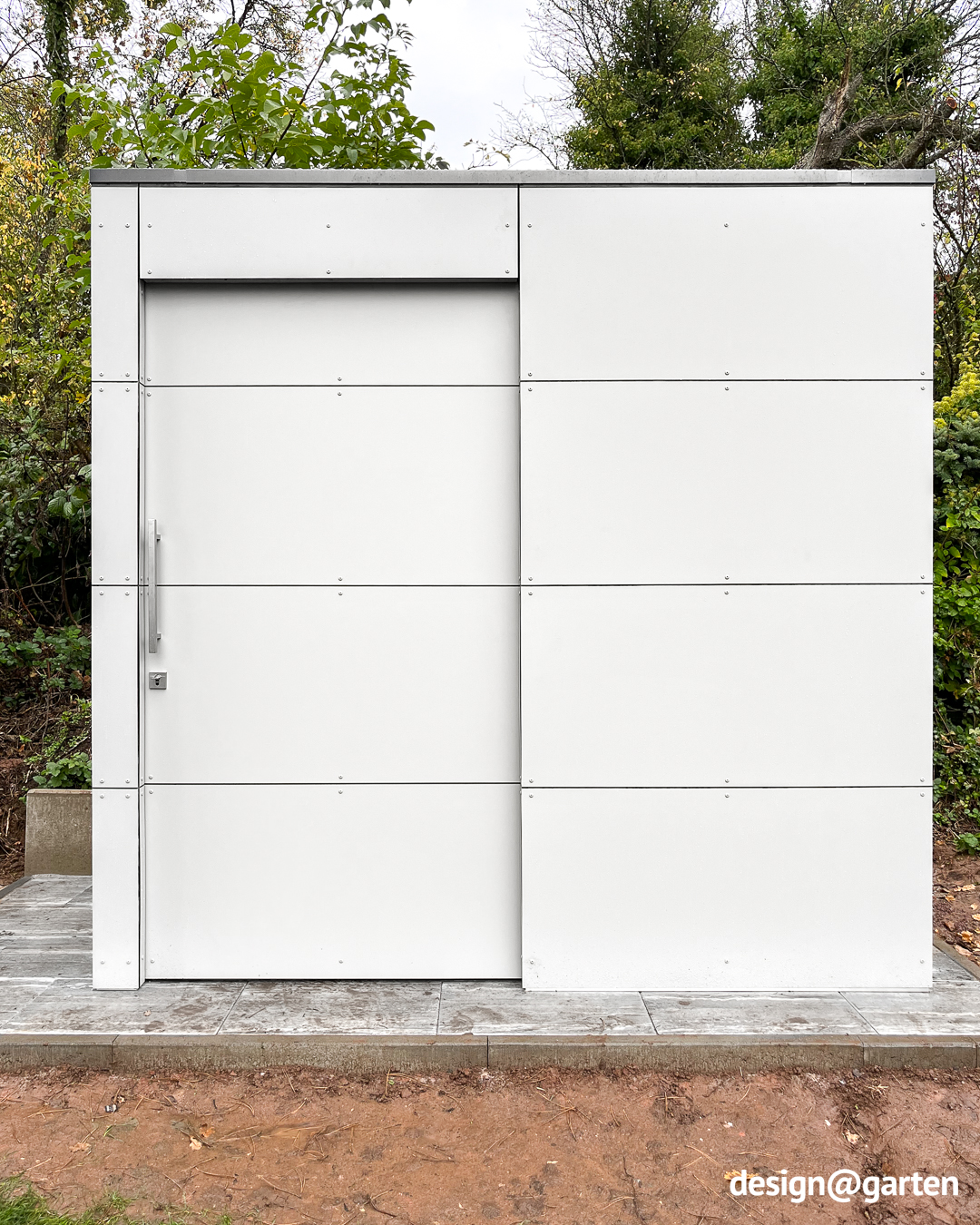 Kleines Gartenhaus aus HPL mit Flachdach 3
