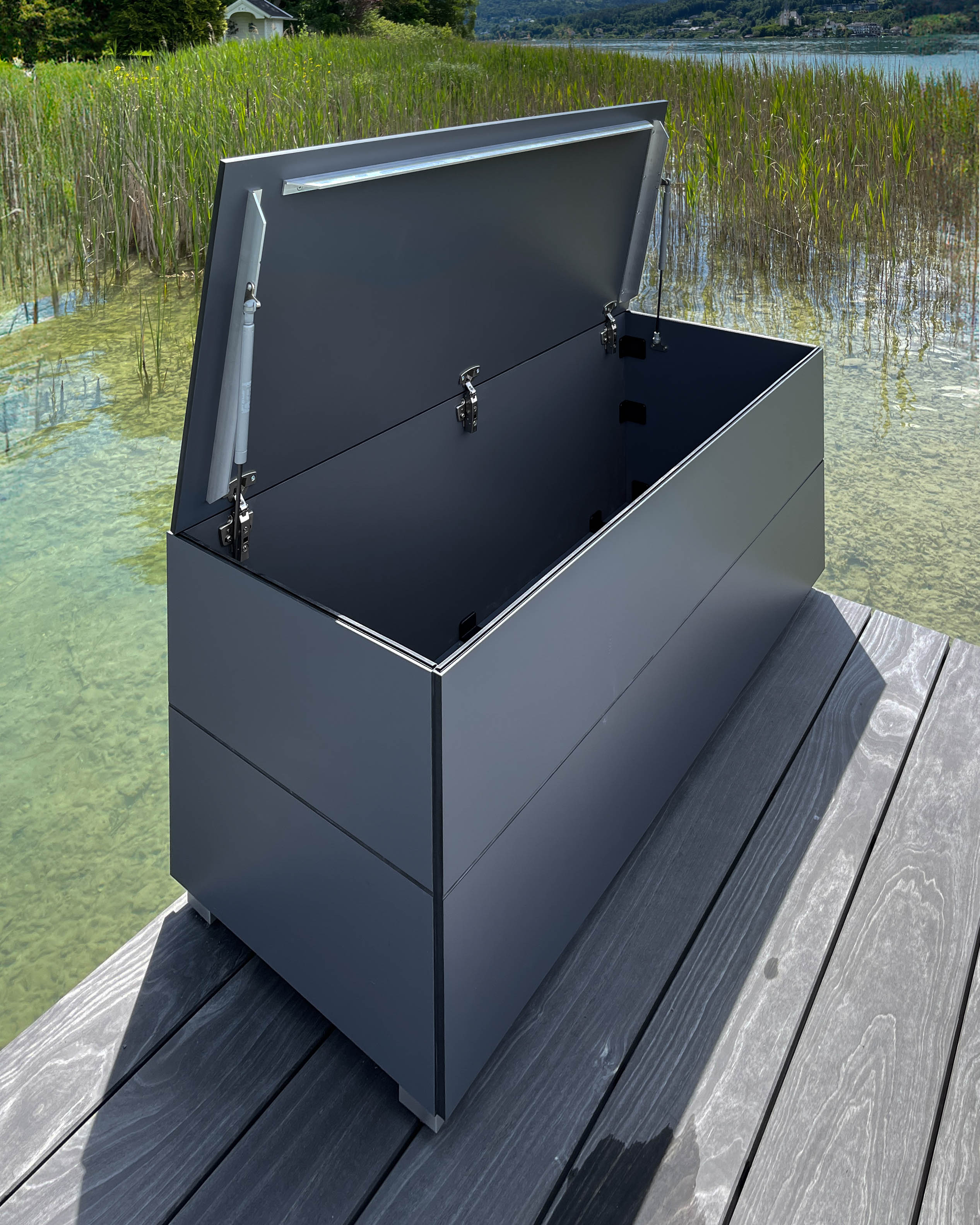 Eine wasserfeste Gartenbox direkt am See 1