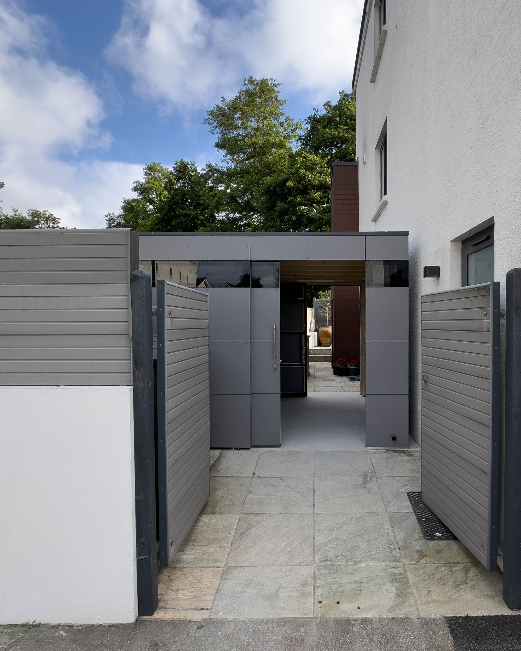 Gartenhaus mit doppelseitigen Schiebetüren 1