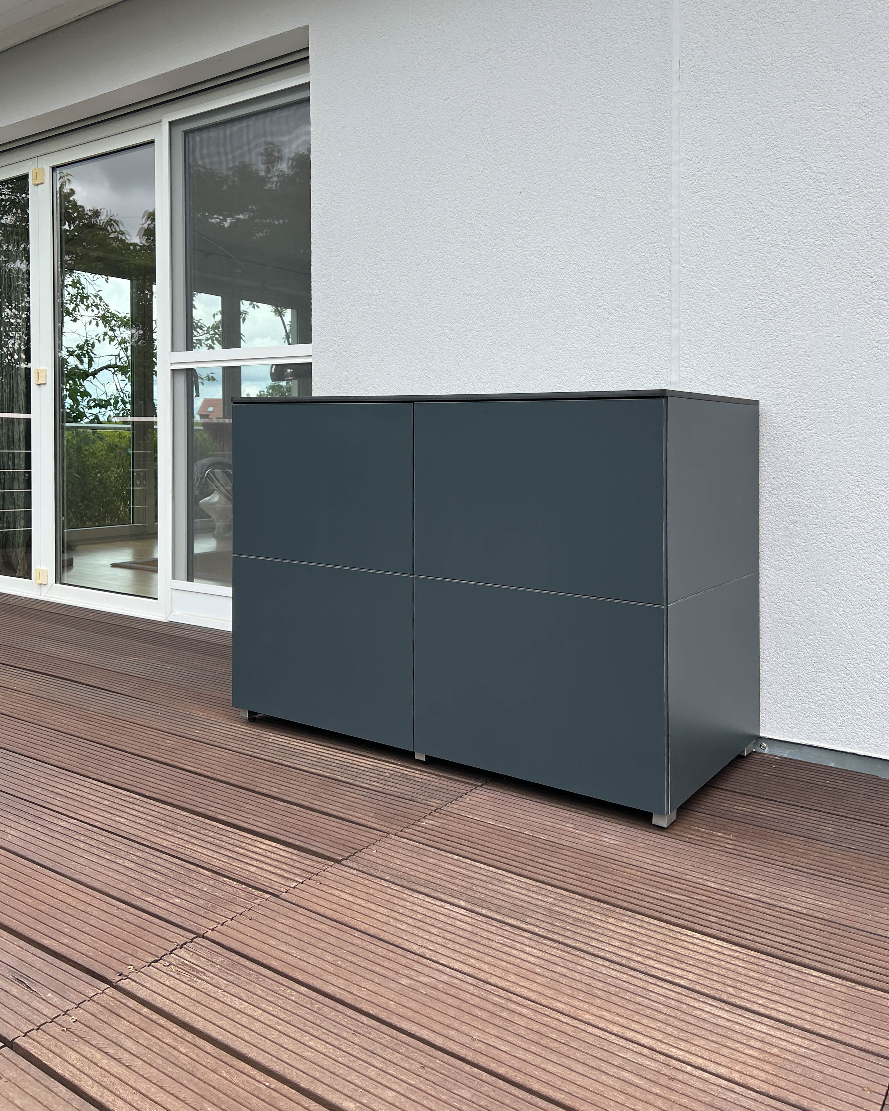 Elegantes Sideboard 1
