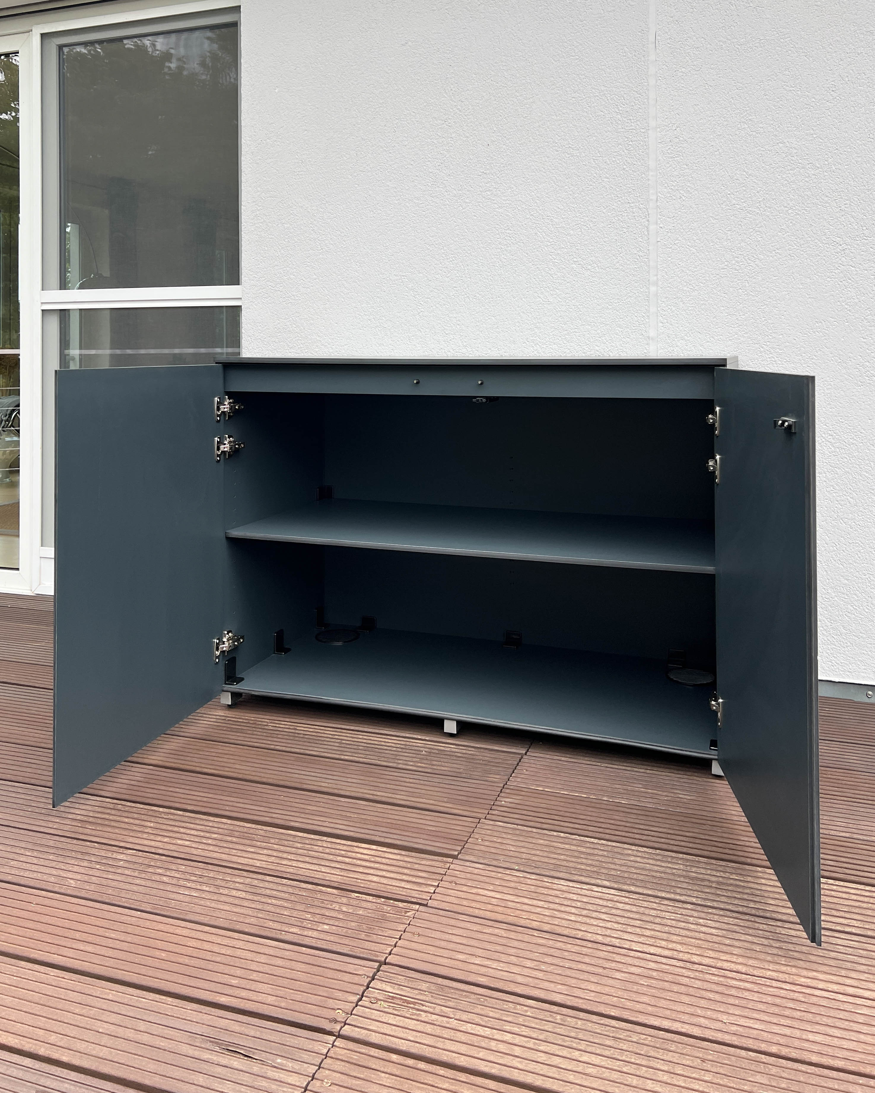 Elegantes Sideboard 2