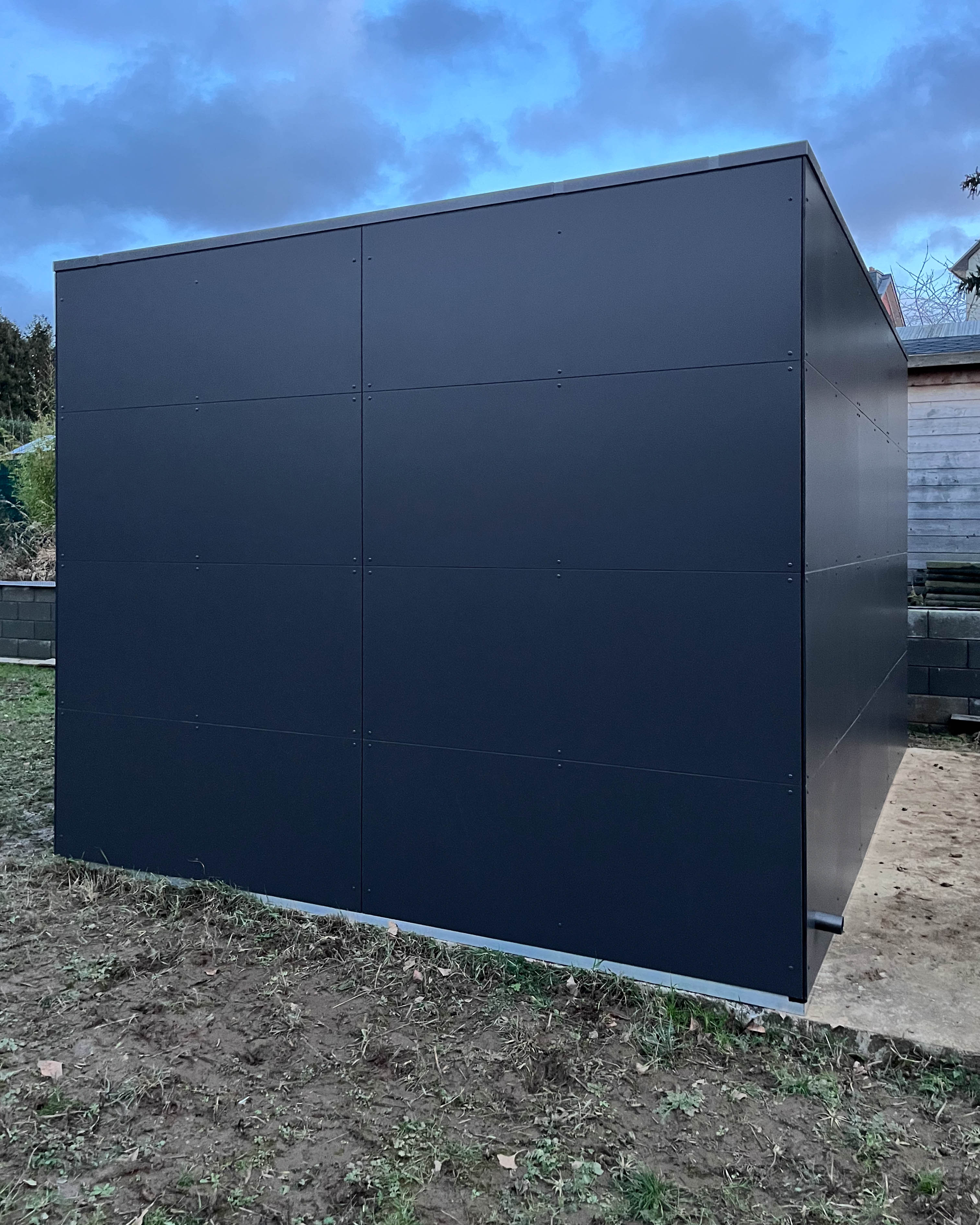 XXL Gartenhaus in Anthrazit 1
