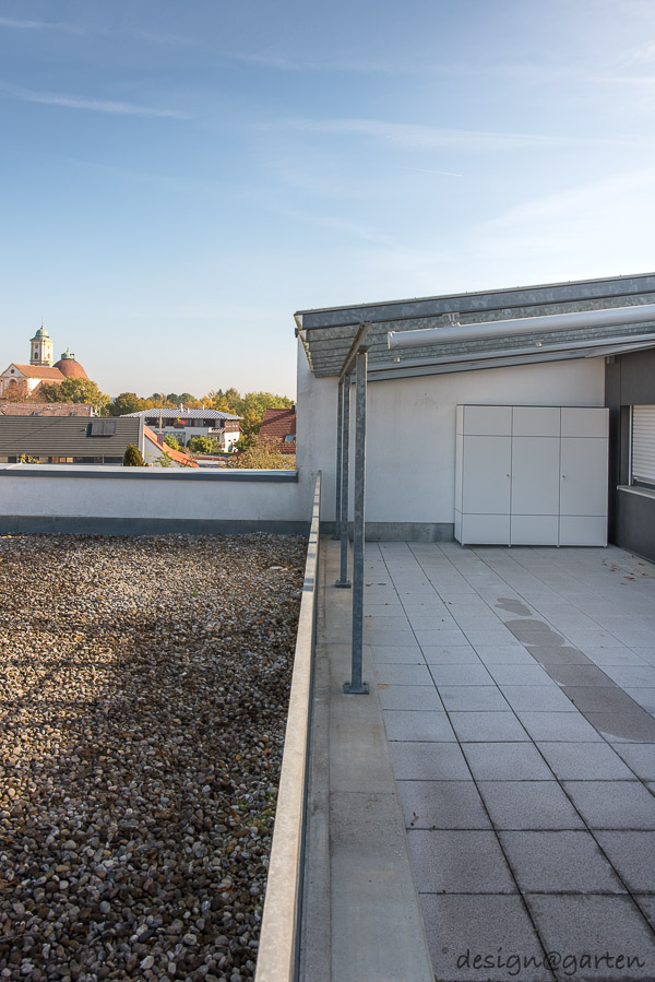 Customised storage solution with added value: wide tall cabinet for outdoor use