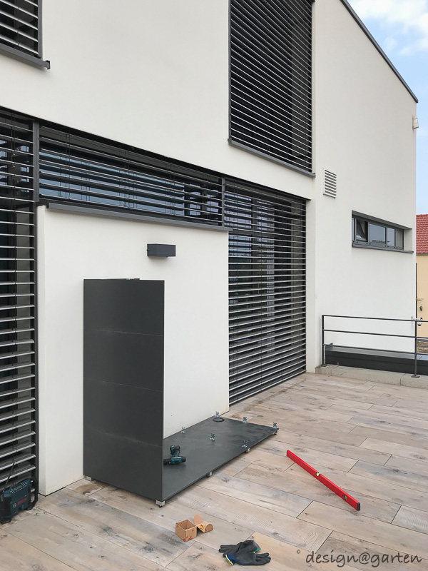 Versatile storage space in Freinsheim: customised design for pool and terrace