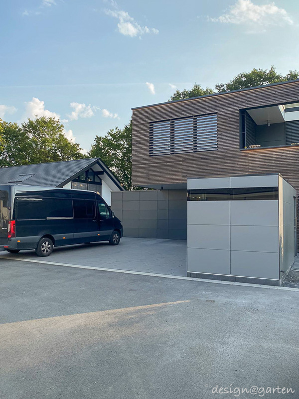Architect-designed garden shed with flat roof as a modern storage solution in the Frankfurt area