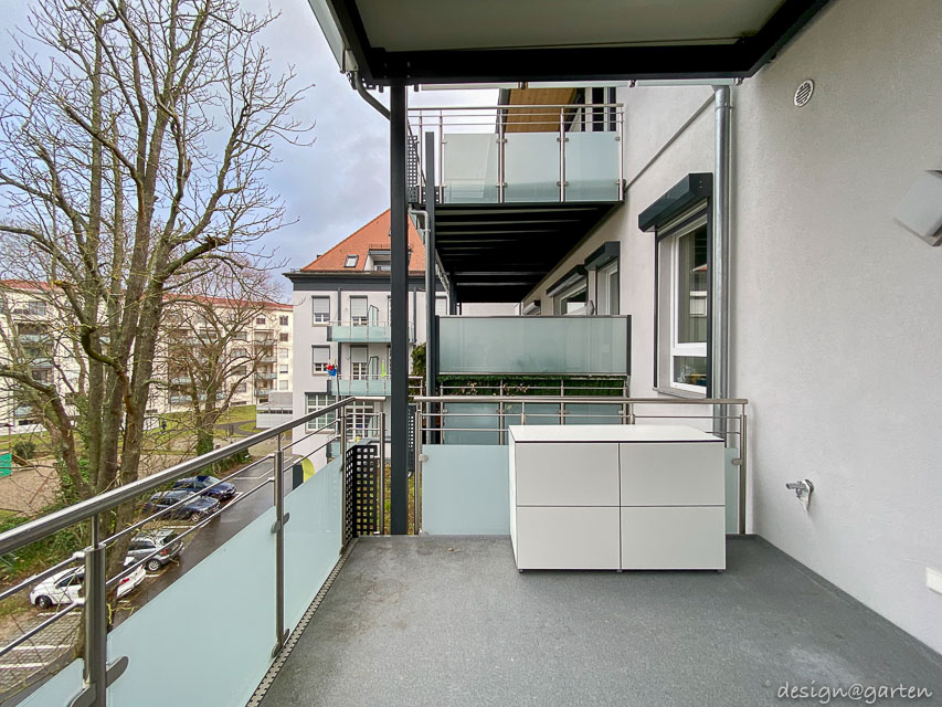 Weatherproof balcony cabinet in white