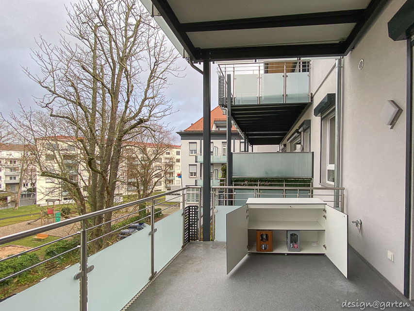 Weatherproof balcony cabinet in white