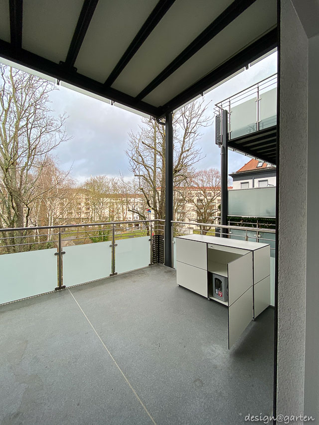 Weatherproof balcony cabinet in white