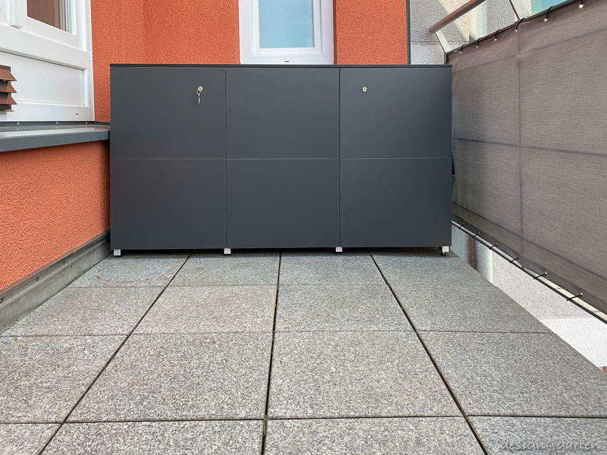 Urban storage solutions: The space-saving miracle for narrow balconies 5