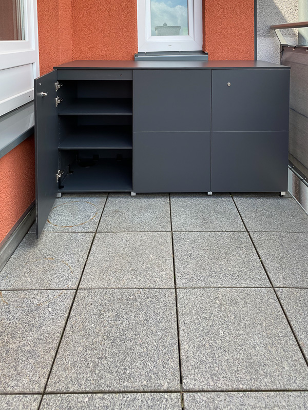 Urban storage solutions: The space-saving miracle for narrow balconies 1