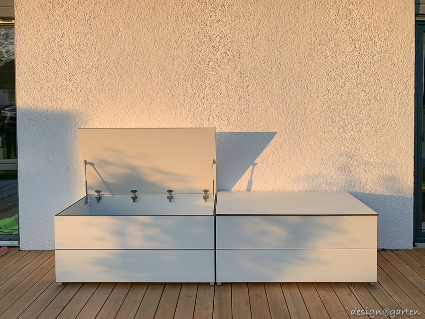 Multifunctional terrace design: the weatherproof storage bench as a design feature 3