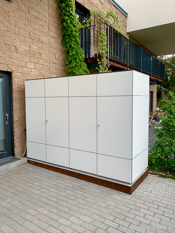 Customised weatherproof tall cabinet: elegant volume and functional terrace design 3