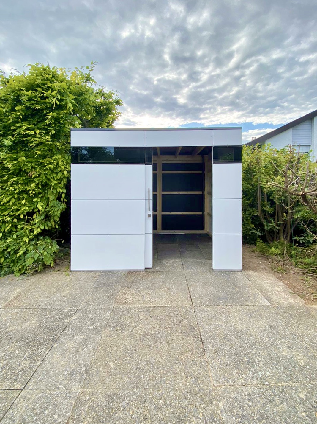 HPL garden shed: timeless design and functional transparency 3