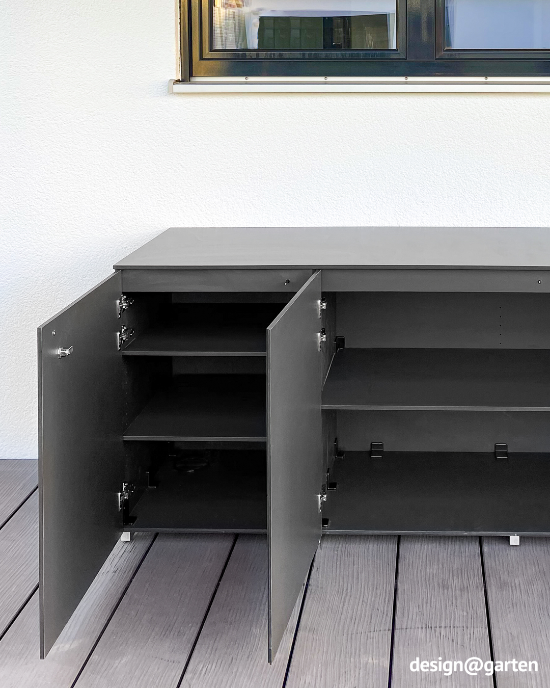 Lockable patio cabinet in anthracite 1