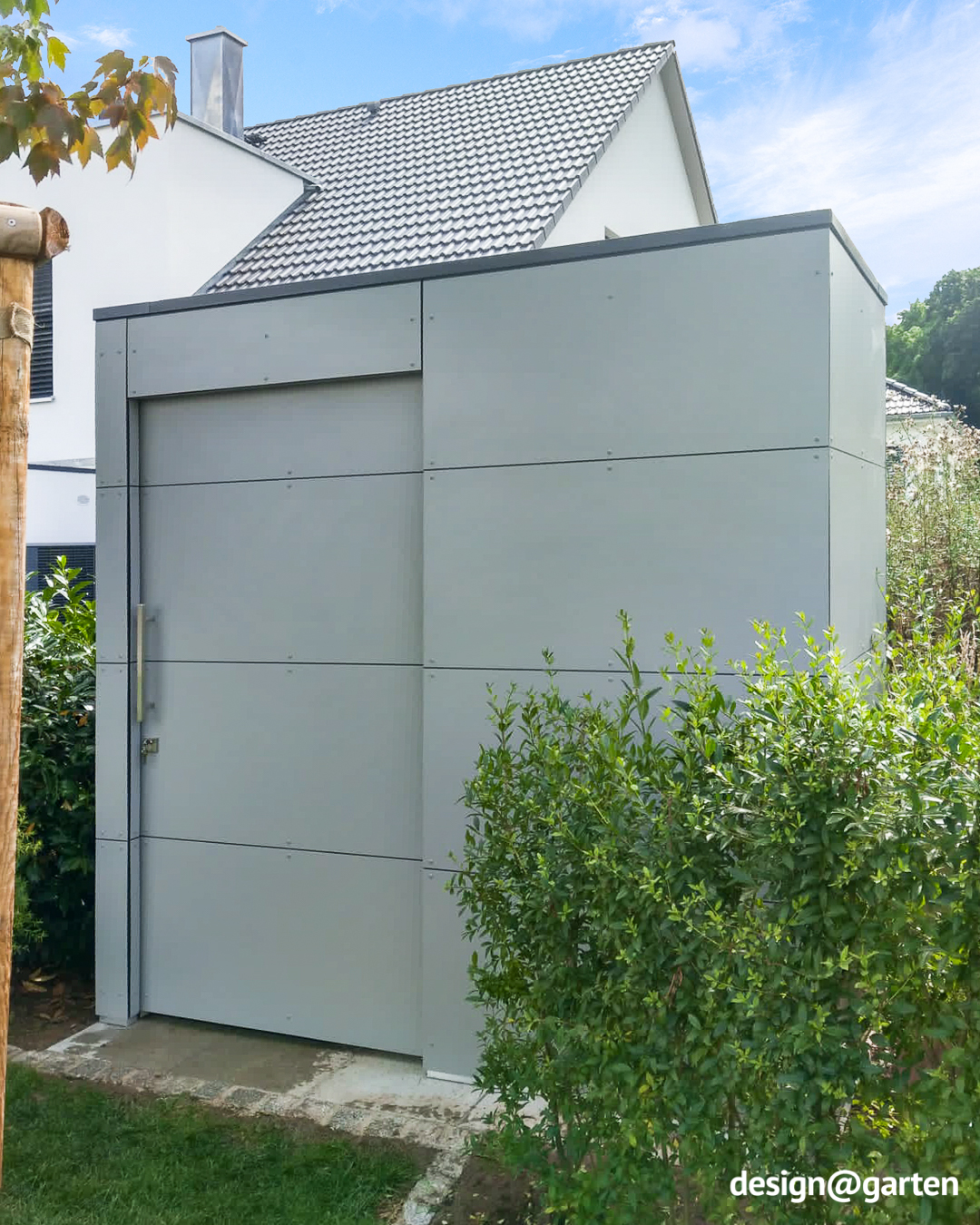 Modern tool shed with internal drainage 1