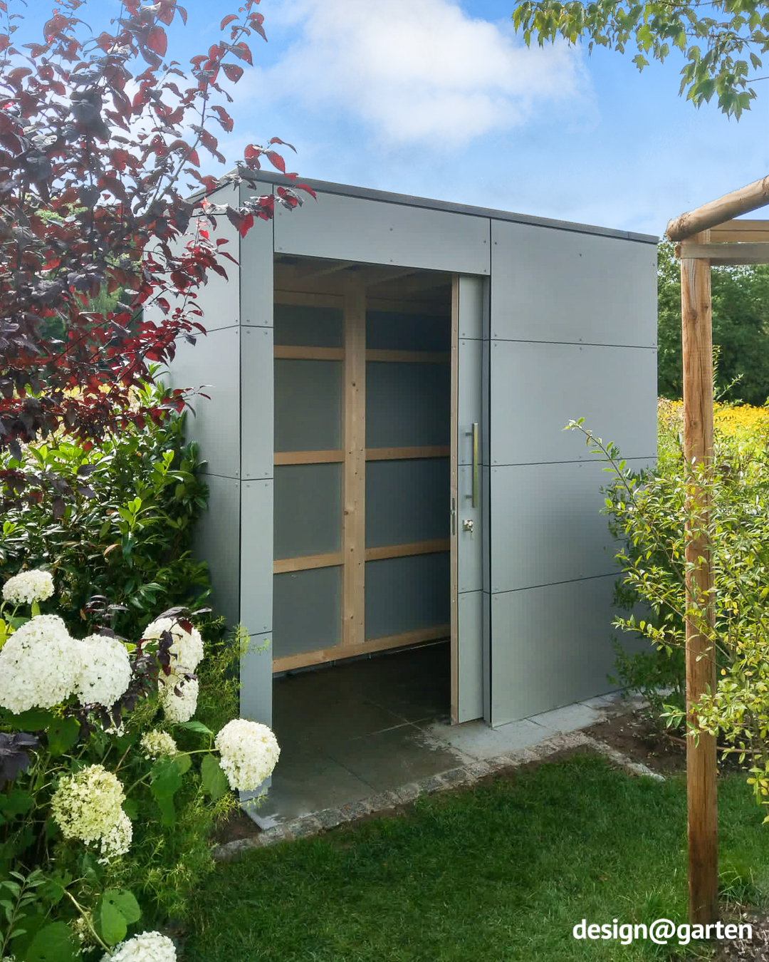 Modern tool shed with internal drainage 2