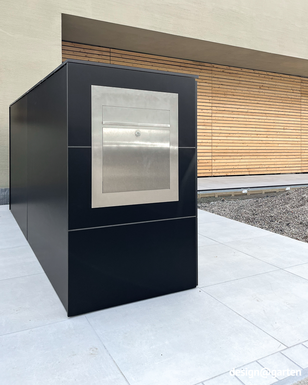 4-bin bin storage unit for 240-litre bins with integrated letterbox 5