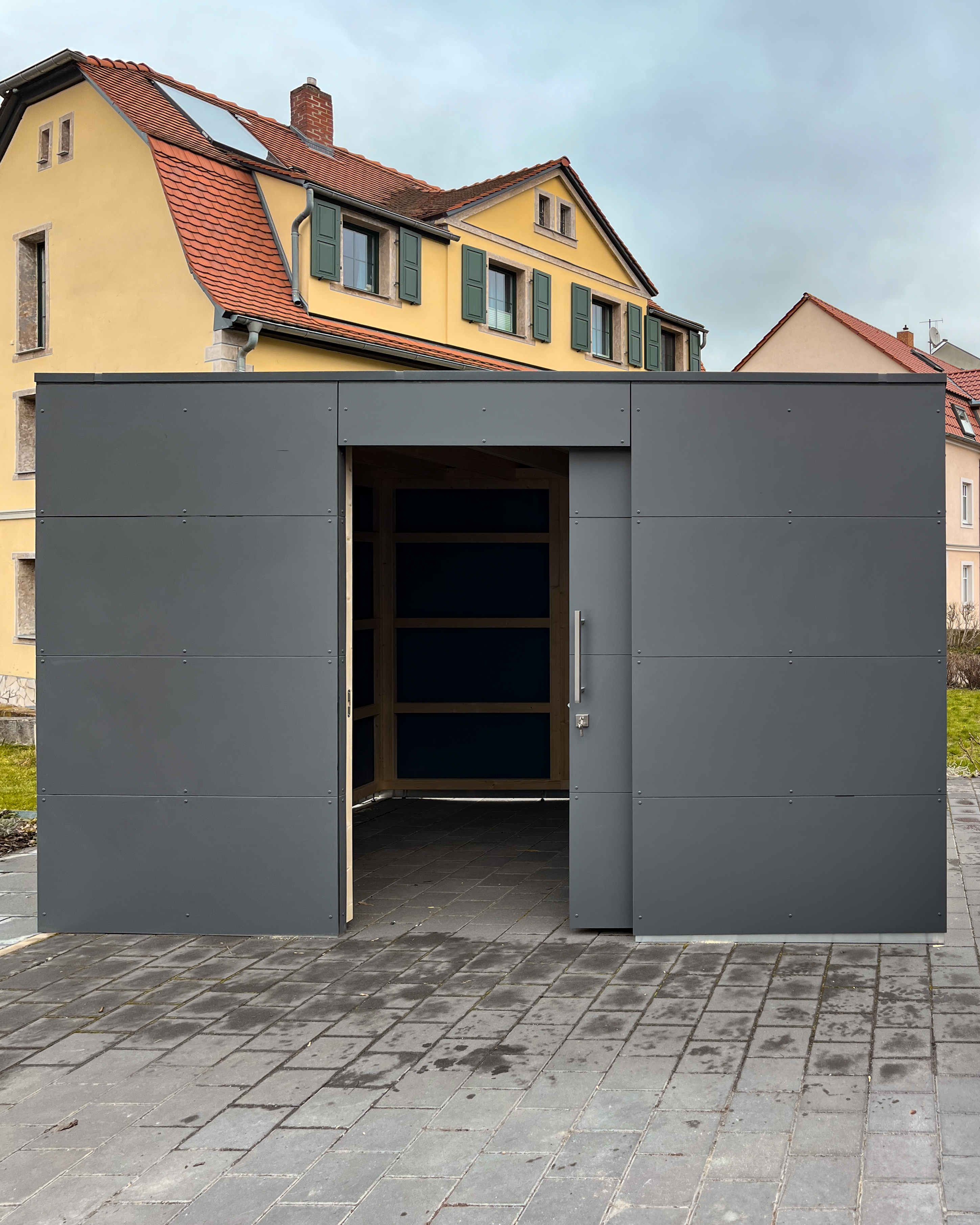 Garden shed in anthracite on existing surface 1