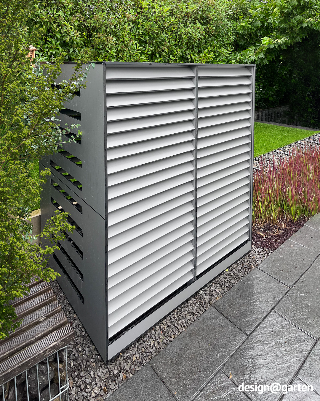 Protected against hail and weather: cladding for large heat pumps 1