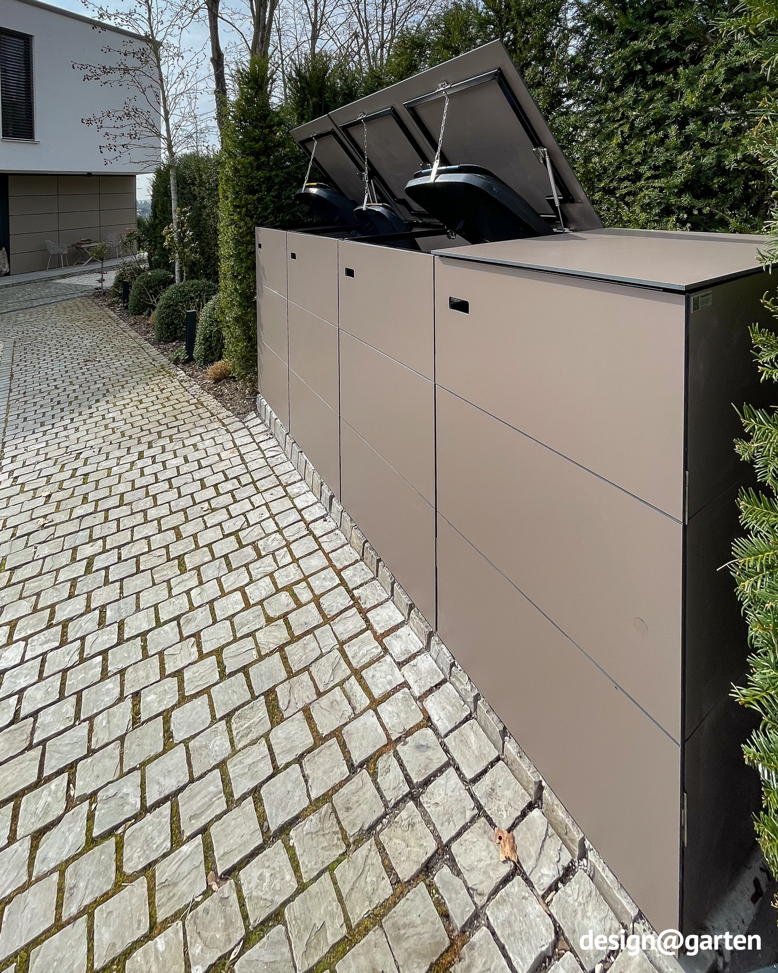 Modern refuse bin enclosure for 240-litre refuse bins 1