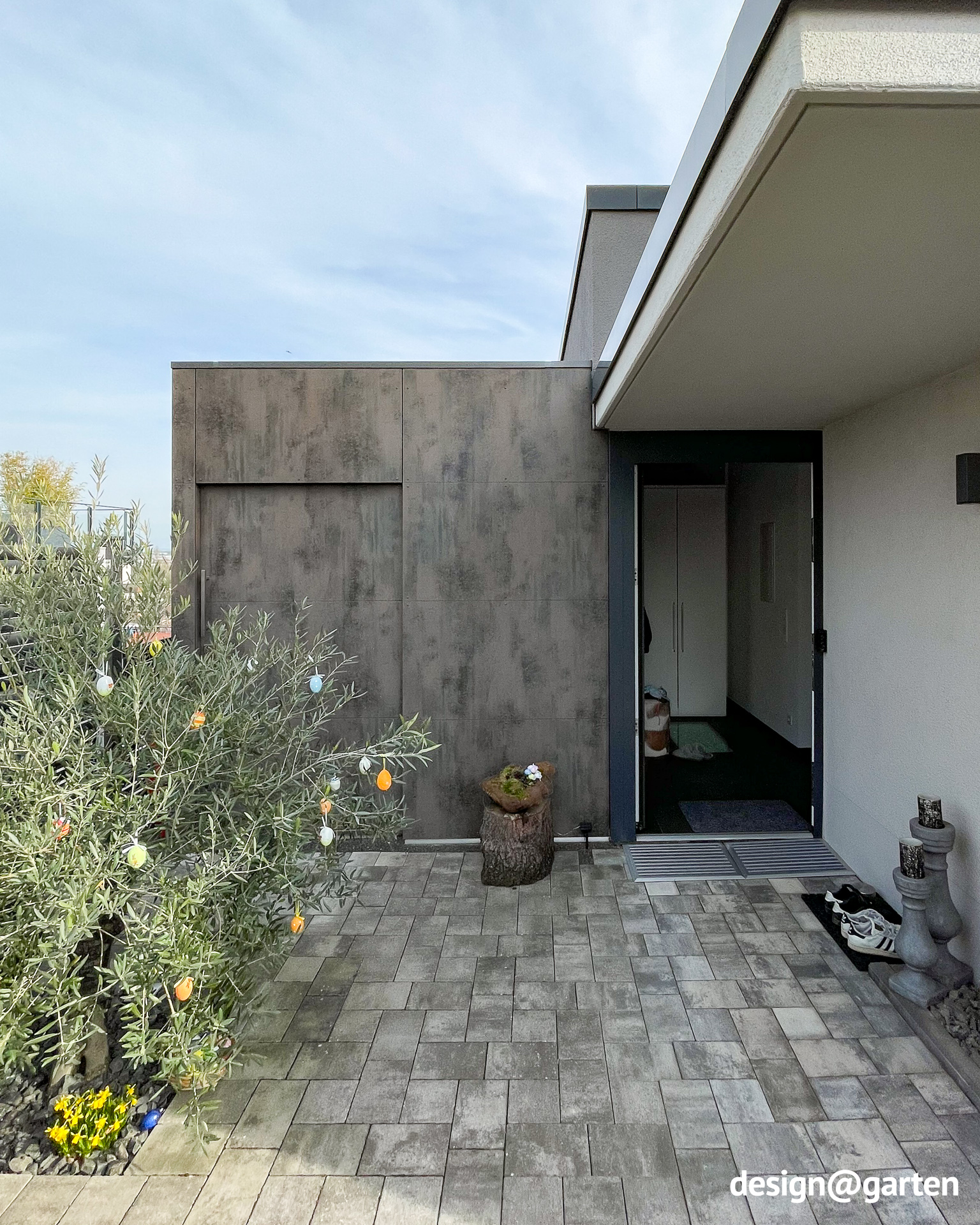 Garden shed as an extension in bronze rust look 1