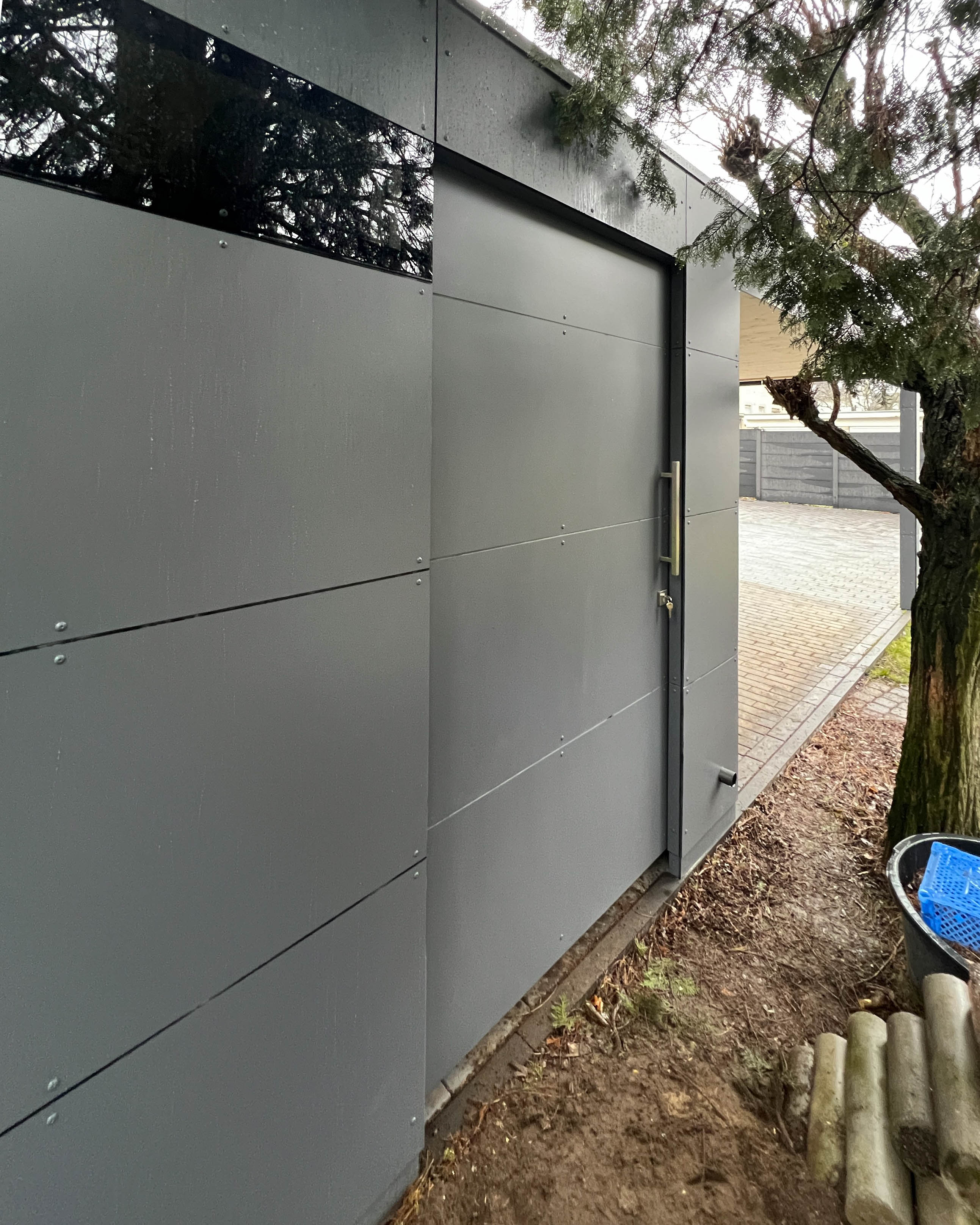 A tool shed with added value 2