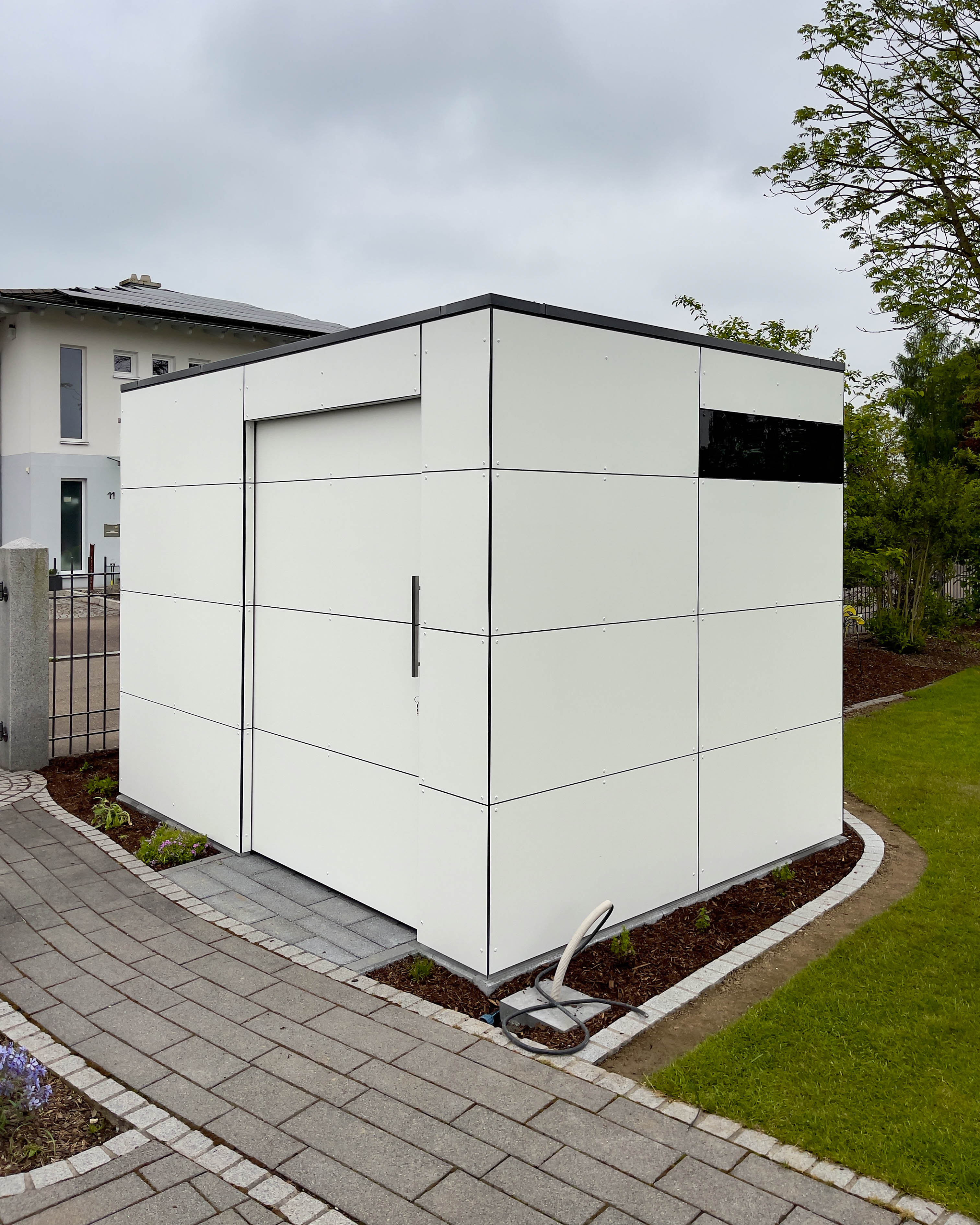 Garden shed for the front garden 1