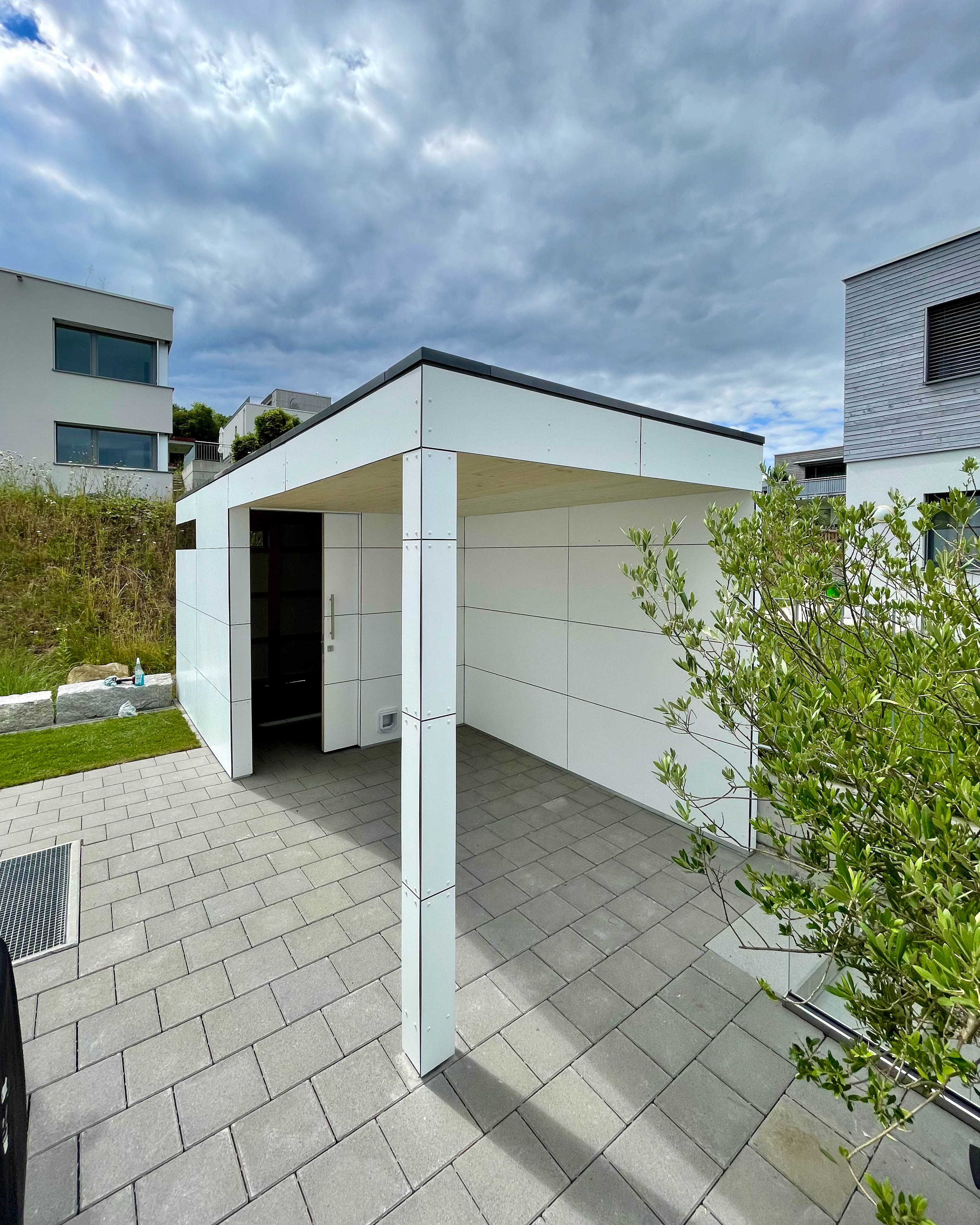 Garden shed with canopy 3