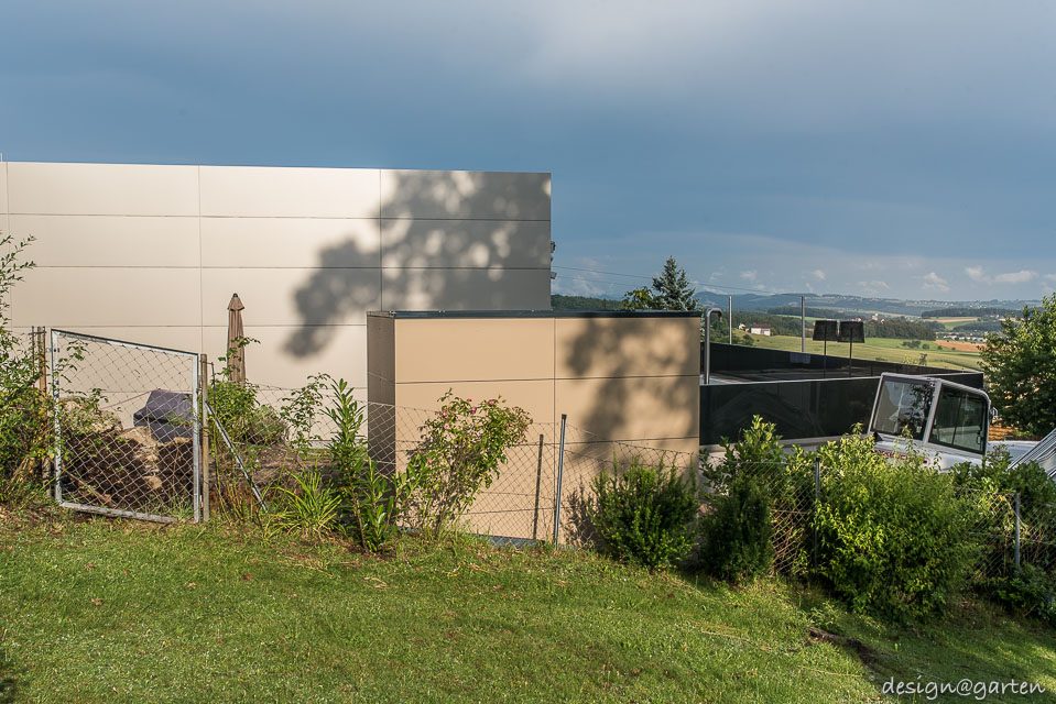 Perfecta armonía en las fachadas de Linz: un cobertizo para herramientas de diseño arquitectónico que satisface las más altas exigencias.