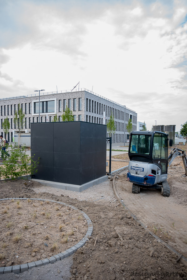 Orden representativo: moderno cobertizo para herramientas con techo plano