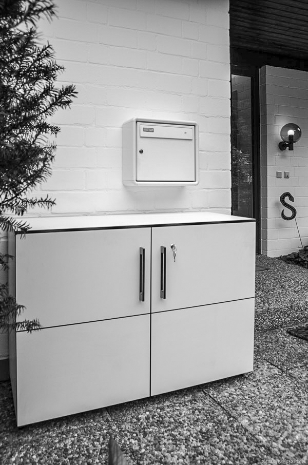 Dúo armonioso: cenador cuadrado en un buen vecindario