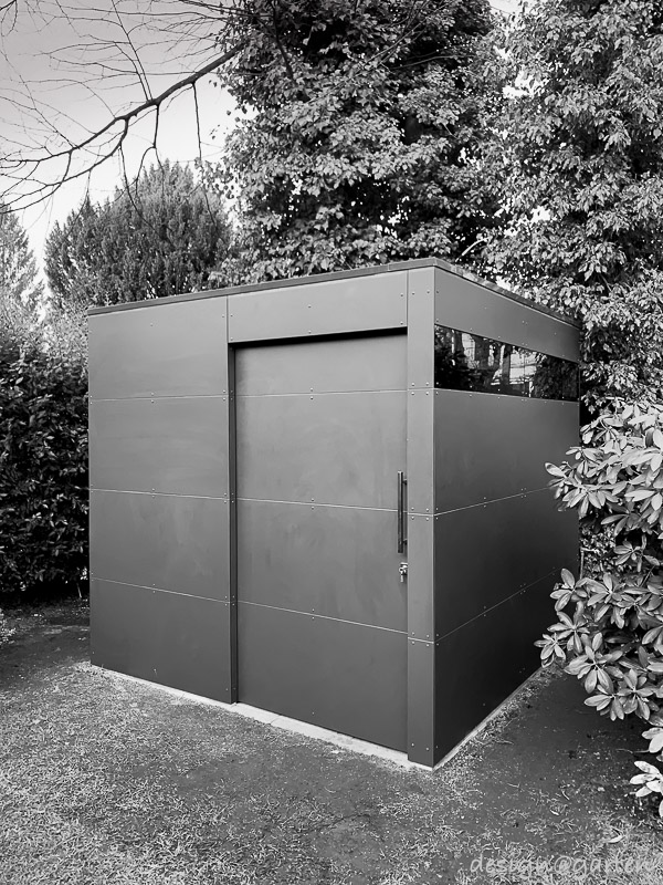 Detalles arquitectónicos en Londres: caseta de jardín cuadrada con techo plano para las más altas exigencias