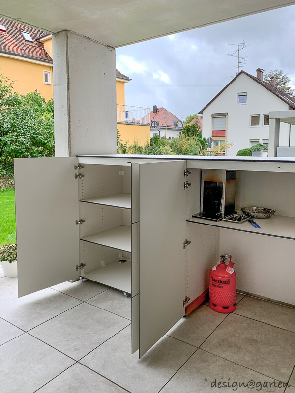 Armario para barbacoa resistente a la intemperie para la terraza como solución combinada a medida