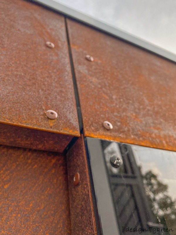 Caseta de jardín Cube en acero Corten: objeto de diseño a medida para el jardín