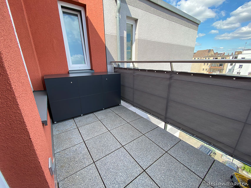 Soluciones de almacenamiento urbanas: el milagro del espacio para balcones estrechos 4