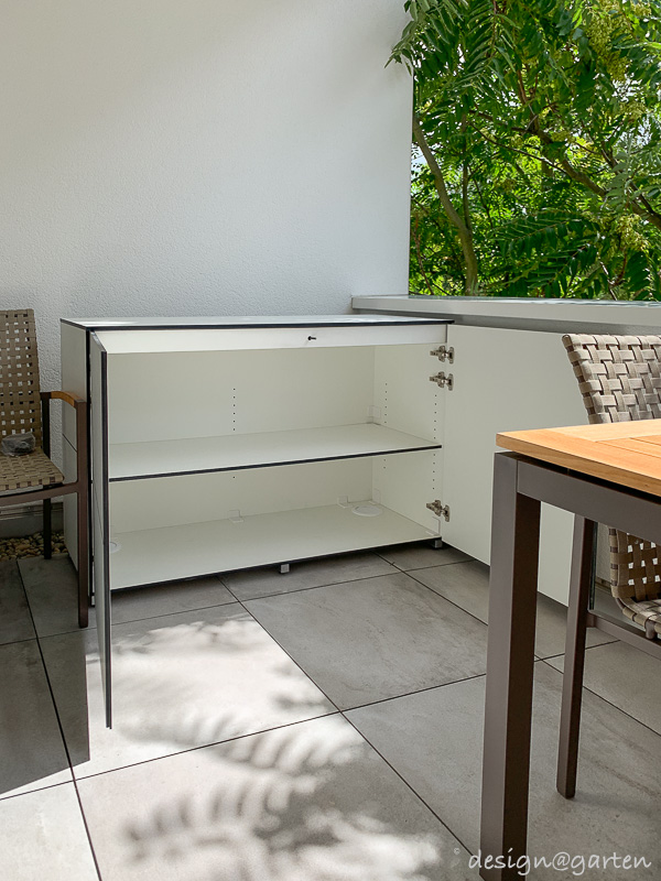 Armario de balcón a medida: estética de alta calidad para espacios exteriores compactos 1