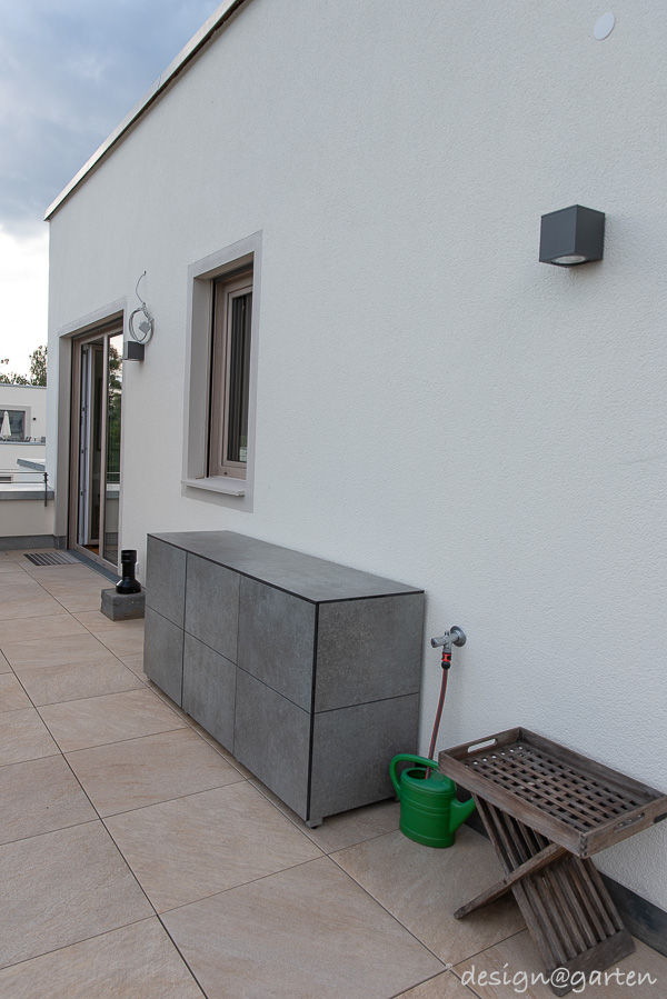 Aparador para exteriores con decoración Empire Slate: versatilidad elegante para la terraza 10