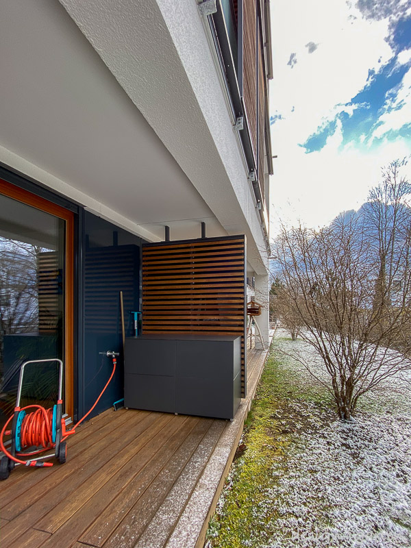 Aparador para terraza resistente a la intemperie: estética funcional en el exterior 4