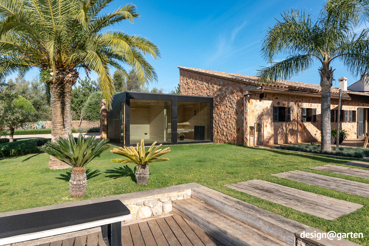 Sauna de jardín de diseño fabricada en HPL en Mallorca 4